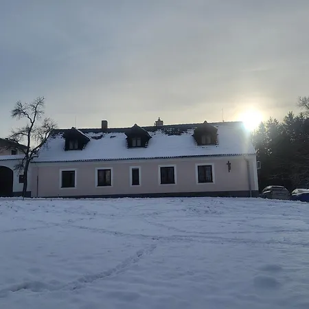 Pensjonat Na Hradecku Trzeboń