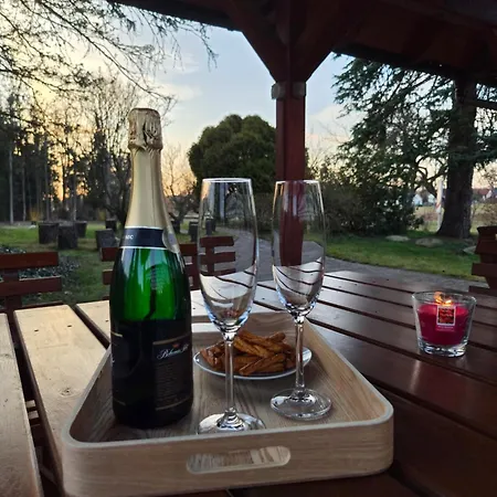 Konukevi Na Hradecku *