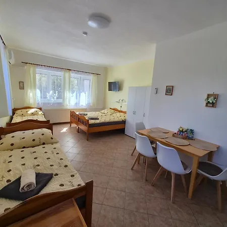 Konukevi Na Hradecku